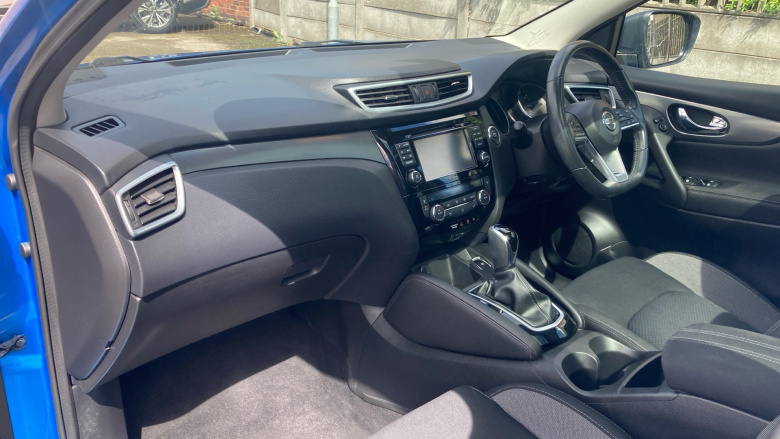 Nissan Qashqai 1.2 DiG-T N-Connecta 5dr Xtronic Petrol Hatchback